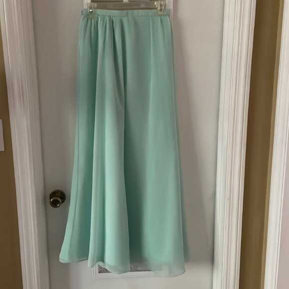 *CLOSET CLOSING* Mint Chiffon Maxi Skirt - Picture 1 of 7